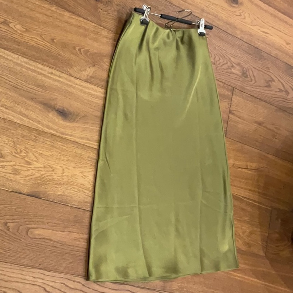 Midi satin skirt